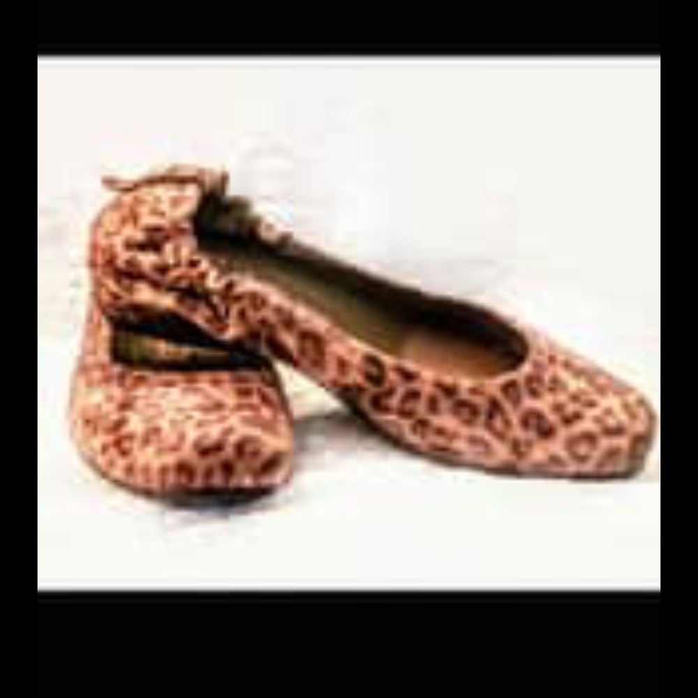 Earthies Tolo Dark brown shoes. Leopard print